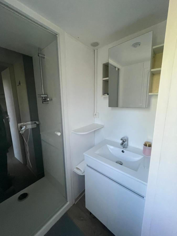 Mobil-Home Au Pied Du Luberon Ла-Рок-д'Антерон Екстер'єр фото